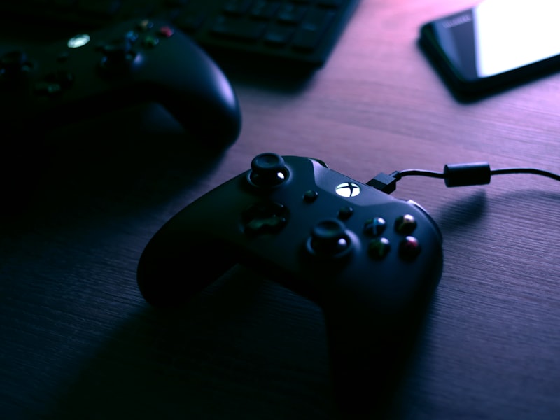 Master the one-thumb controls